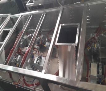 उच्च प्रदर्शन 30-50KW वैक्यूम माइक्रोवेव ड्रायर 2-6 घंटे सूखने के समय के साथ
