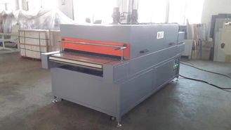 पल्प मोल्डेड उत्पादों पर कोटिंग्स के त्वरित ताप के लिए उच्च गति वाली इन्फ्रारेड सुखाने की मशीन