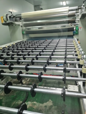 1-20m/Min Conveying Speed Film Laminating Machine 500mm Length 0-1320mm Working Width For Acrylic Plastic Sheet Board 1-20m/Min Conveying Speed Film Laminating Machine 500mm लंबाई 0-1320mm कार्य चौड़ाई एक्रिलिक प्लास्टिक शीट बोर्ड के लिए
