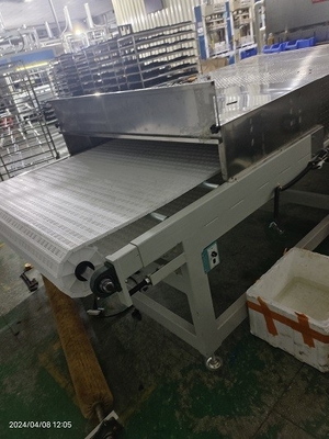 17530 मिमी × 1600 मिमी × 1100 मिमी 80 डिग्री सेल्सियस पर सटीक तापमान नियंत्रण के लिए वैक्यूम माइक्रोवेव ड्रायर