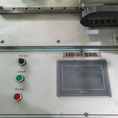 यूवी कोटिंग प्रोडक्शन लाइन यूवी एम्बॉसिंग यूवी गोंद द्वारा ग्लास एक्रिलिक शीट के लिए