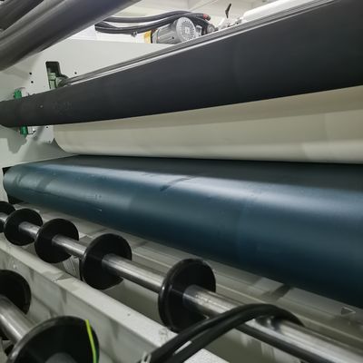 एक्रिलिक शीट बोर्ड ग्लास सजावट के लिए स्वचालित यूवी लेमिनेटिंग मशीन