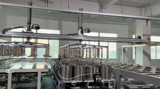 लंबे जीवनकाल उच्च गति रोबोटिक असेंबली पल्प मोल्डिंग कोटिंग मशीन 24 स्टेशन पल्प मोल्ड उत्पाद के लिए