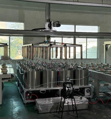 लंबे जीवनकाल उच्च गति रोबोटिक असेंबली पल्प मोल्डिंग कोटिंग मशीन 24 स्टेशन पल्प मोल्ड उत्पाद के लिए