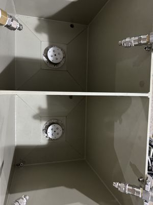 पर्यावरण के अनुकूल पैकेजिंग के खाद्य-ग्रेड सीलिंग के लिए स्वचालित डबल-स्टेशन पल्स मोल्ड स्पिन कोटिंग मशीन