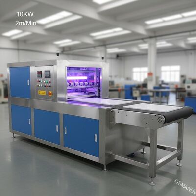 कन्वेयर बेल्ट के साथ 10KW 2 मीटर / मिनट फ्लैट ऑफ़लाइन यूवी रोल कोटिंग मशीन