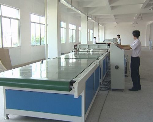 उच्च परिशुद्धता वाले पर्दे कोटिंग मशीन 60~200 जी/एम2 पेंट डोज के साथ