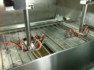 डिजिटल स्पॉट यूवी कोटिंग मशीन स्प्रे पेंट 380VAC W1300mm