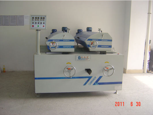 कन्वेयर बेल्ट के साथ 10KW 2 मीटर / मिनट फ्लैट ऑफ़लाइन यूवी रोल कोटिंग मशीन