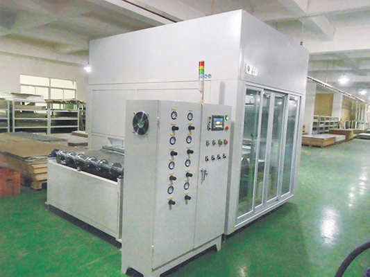 दरवाजा पैनल के लिए 60KW मित्सुबिशी सर्वो मोटर स्प्रे कोटिंग उपकरण