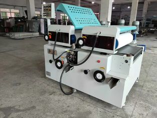 पीवीसी, फर्नीचर और धातु पैनलों के लिए अनुकूलन योग्य कोटिंग मोटाई के साथ सटीक दो-रोल कोटिंग मशीन