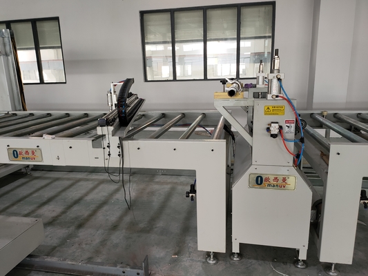 0-300C तापमान सीमा स्टेनलेस स्टील निर्माण के साथ फिल्म लेमिनेटिंग मशीन स्वचालित