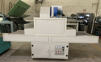 बोर्ड बॉक्स पैकेज 2350mm . के लिए स्वचालित यूवी एलईडी इलाज मशीन