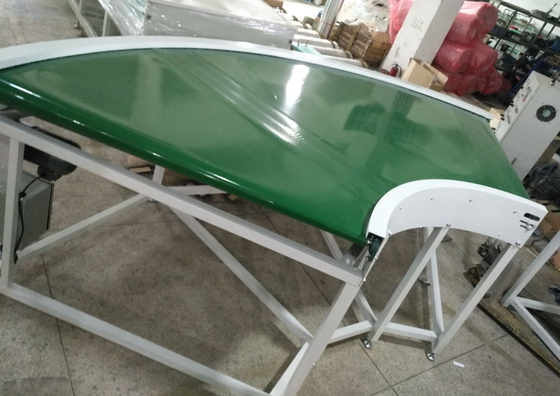 2m*0.6m*1.5m 50kg/h की विशेषता के साथ स्वचालित कन्वेयर बेल्ट ट्रांसफर मशीन