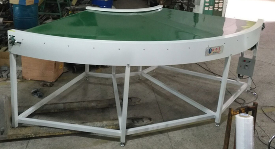 सर्वो मोटर पीएलसी नियंत्रित कन्वेयर बेल्ट मशीन क्षमता 50kg/H