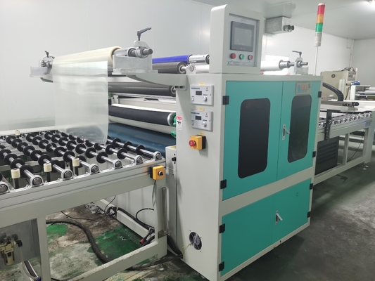 1.5KW फिल्म लैमिनेटिंग मशीन 850 मिमी ऊंचाई 300 मिमी प्लास्टिक, एक्रिलिक, शीट, बोर्ड, ग्लास के लिए न्यूनतम लंबाई
