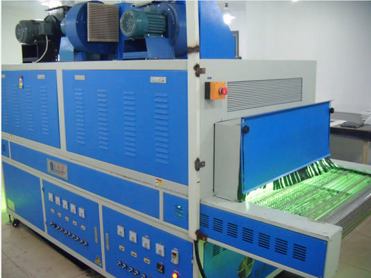 AC220V 50HZ पावर सप्लाई यूवी क्यूरिंग मशीन 300mm*400mm क्षेत्र के लिए 365nm लैंप के साथ