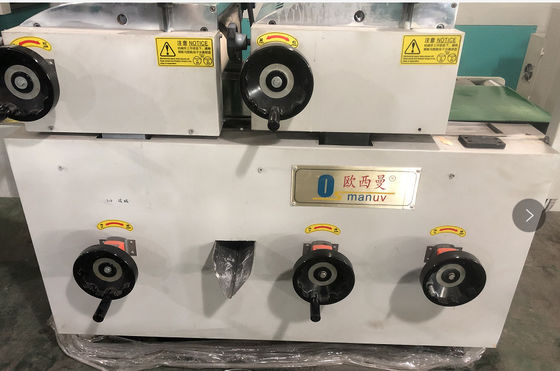 राल कोटिंग कन्वेयर रोलर विनिर्माण मशीन 220V 50Hz बिजली की आपूर्ति द्वारा संचालित